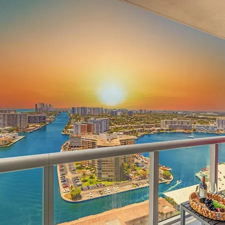 Infinite View With Balcony And Resort, Pool, Gym